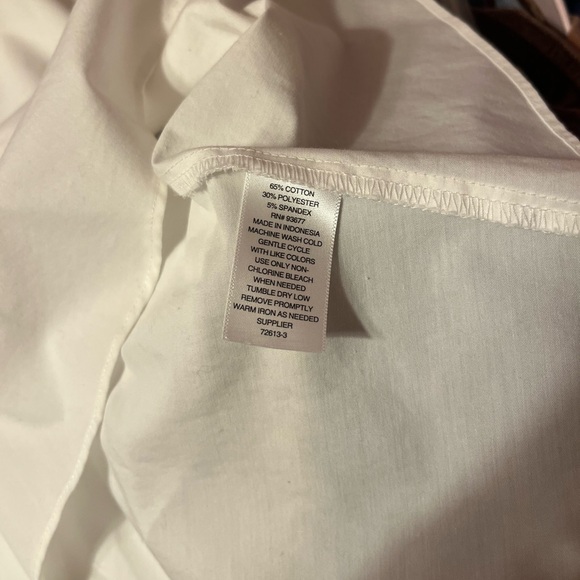 🎉2xHost Pick🎉 Ruffled, High-Low Button-Down - Picture 8 of 9